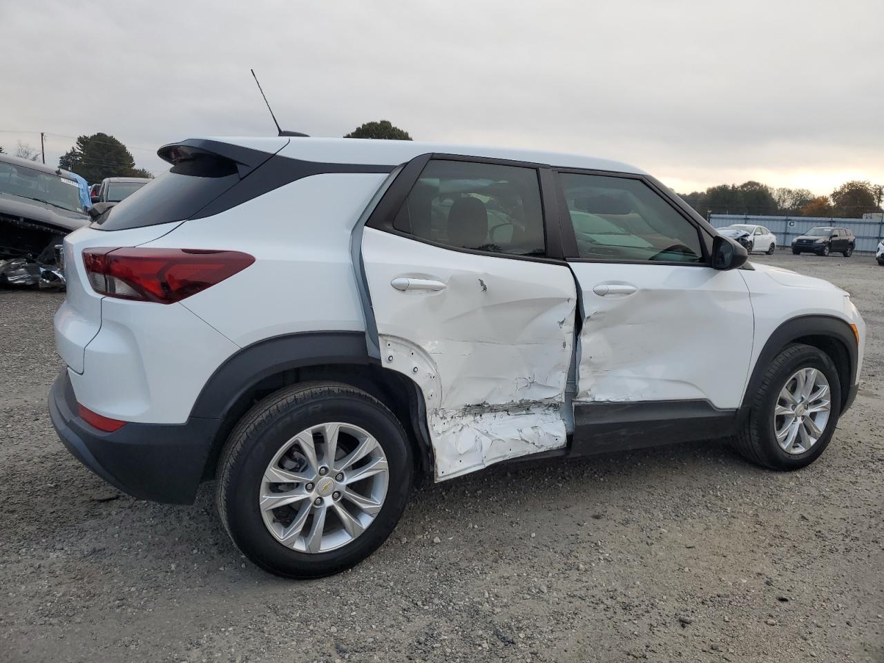 2021 Chevrolet TrailBlazer - Image 3
