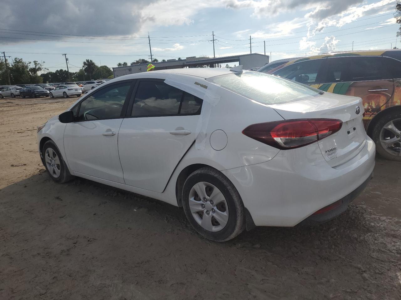 3KPFK4A7XHE040273 2017 KIA FORTE - Image 2