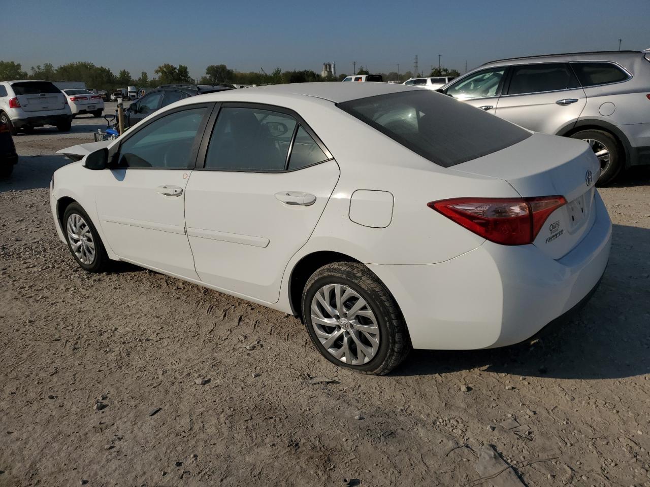 5YFBURHE4KP872367 2019 TOYOTA COROLLA - Image 2