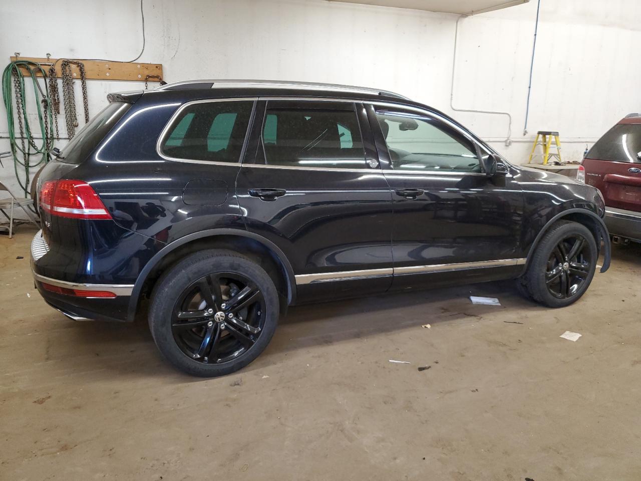 WVGRF7BP3HD006660 2017 Volkswagen Touareg Wolfsburg