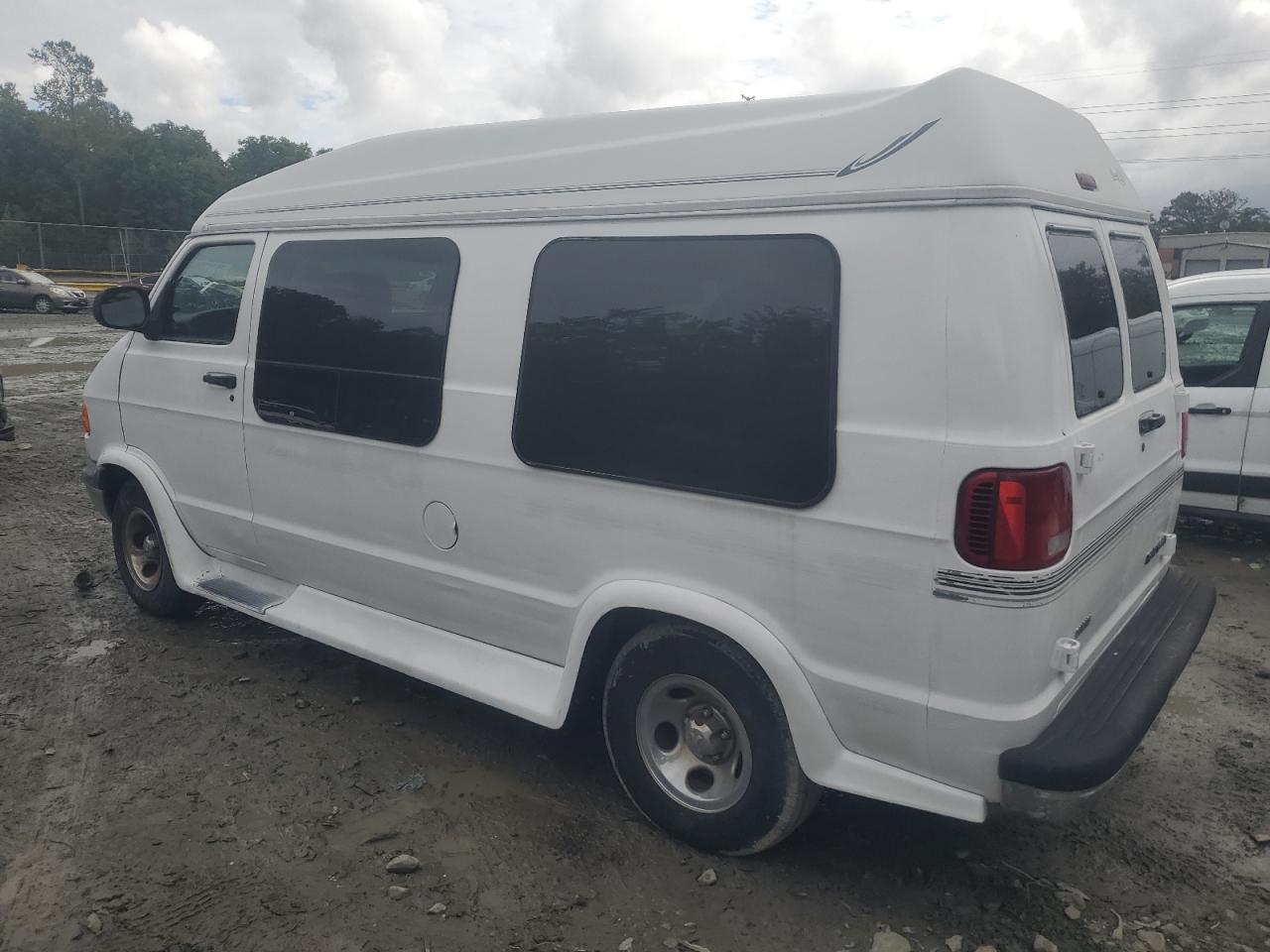2000 Dodge RAM Van - Image 2