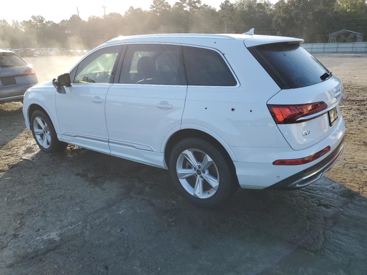 2022 Audi Q7 - Image 2