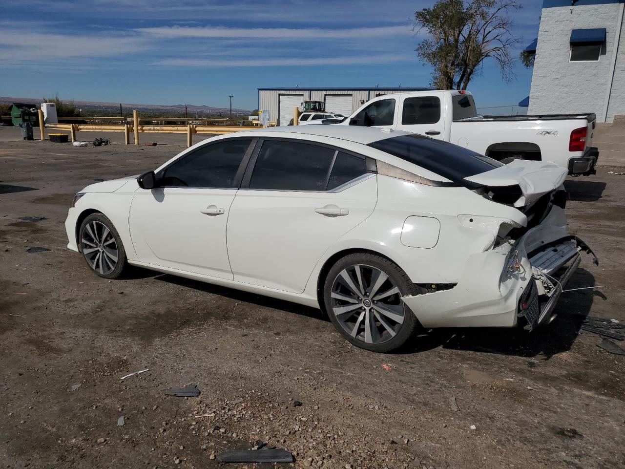 2020 Nissan Altima - Image 2
