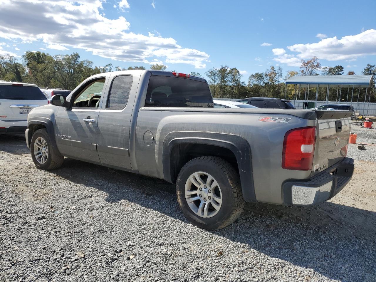 2008 Chevrolet Silverado - Image 2