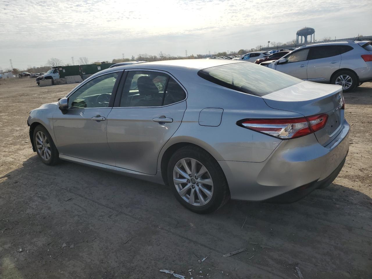 VIN JTNB11HK7J3016208 2018 TOYOTA CAMRY no.2