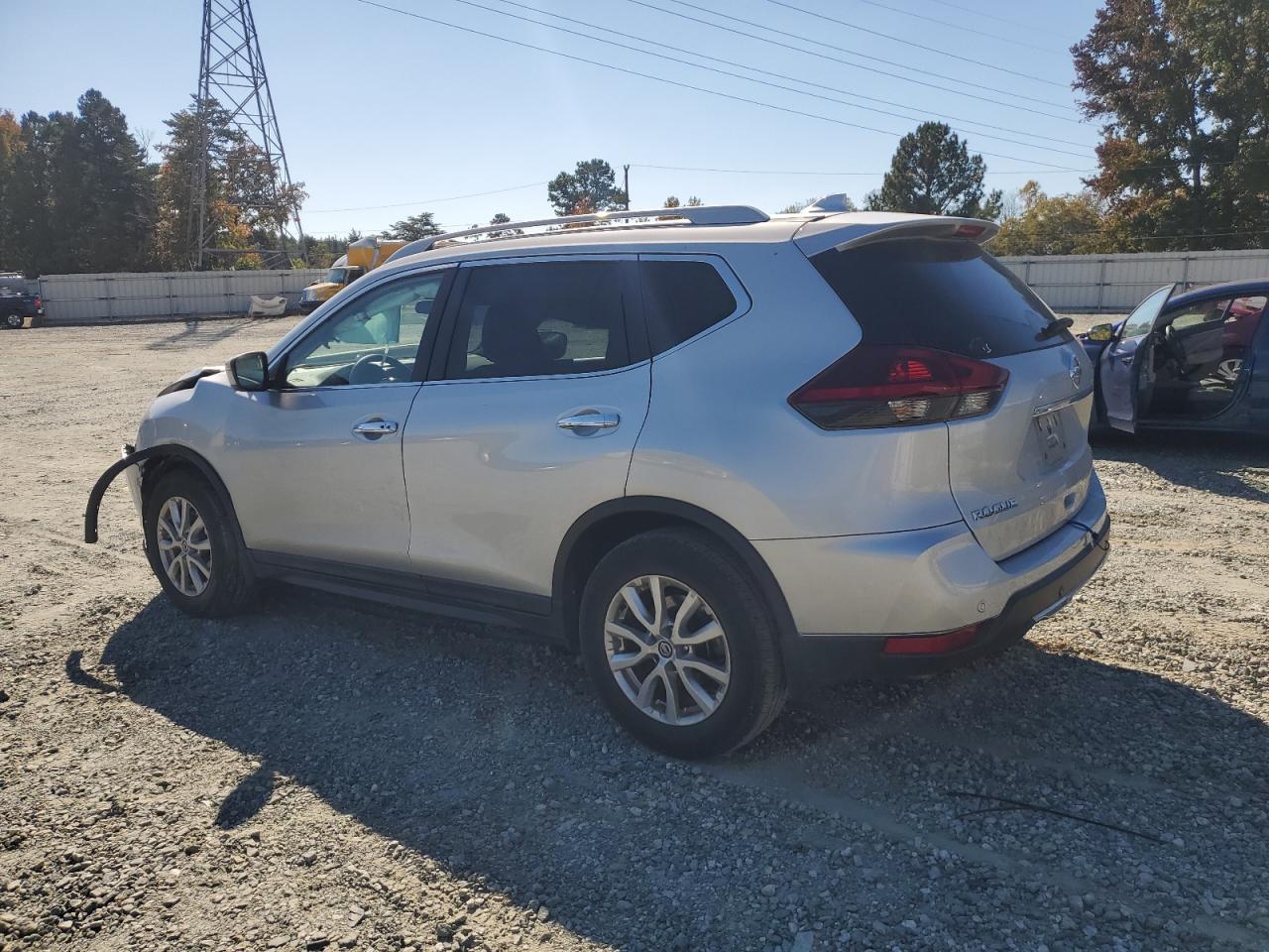 2020 Nissan Rogue - Image 2