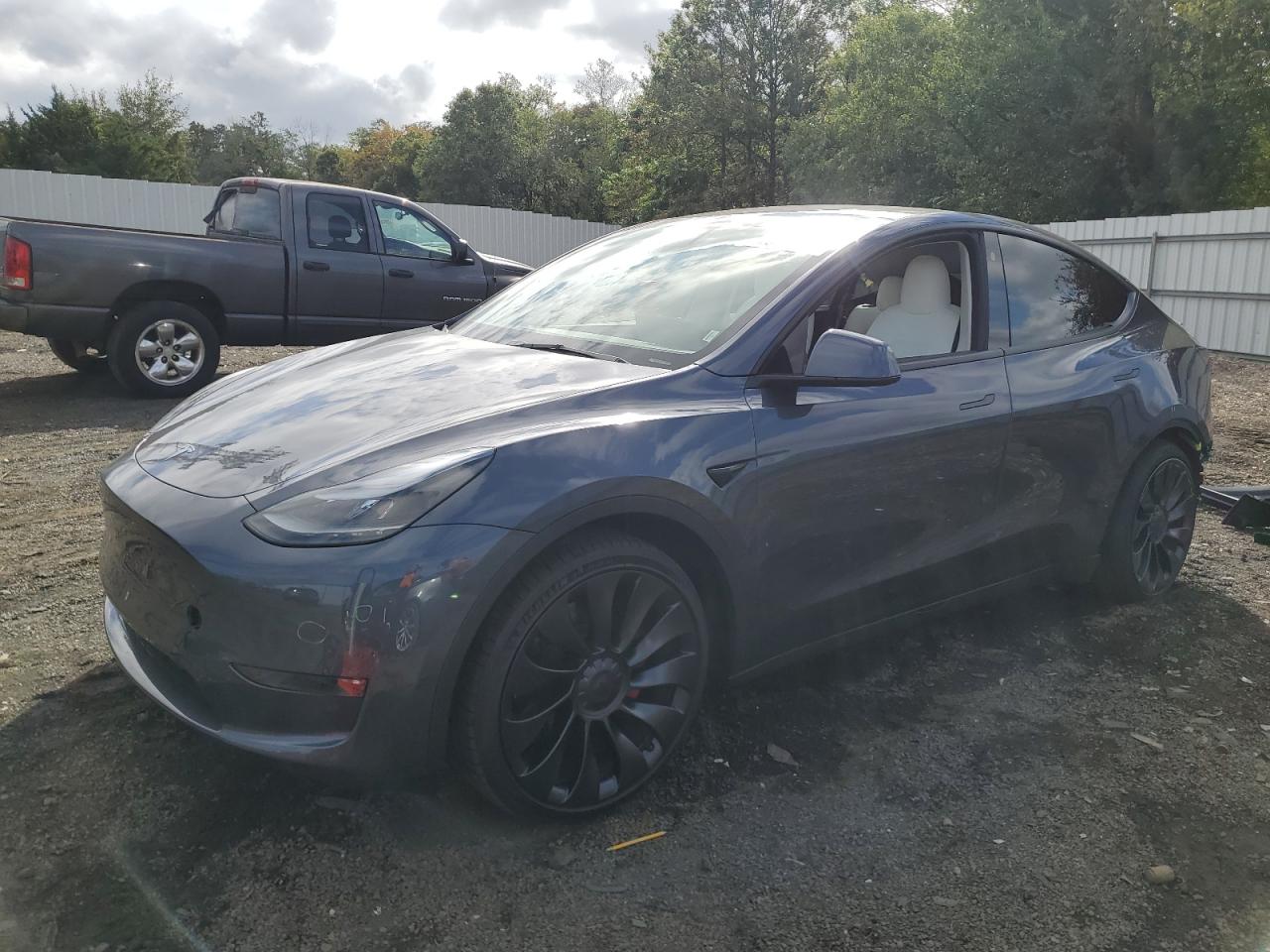 7SAYGDEFXPF644994 2023 TESLA MODEL Y - Image 1