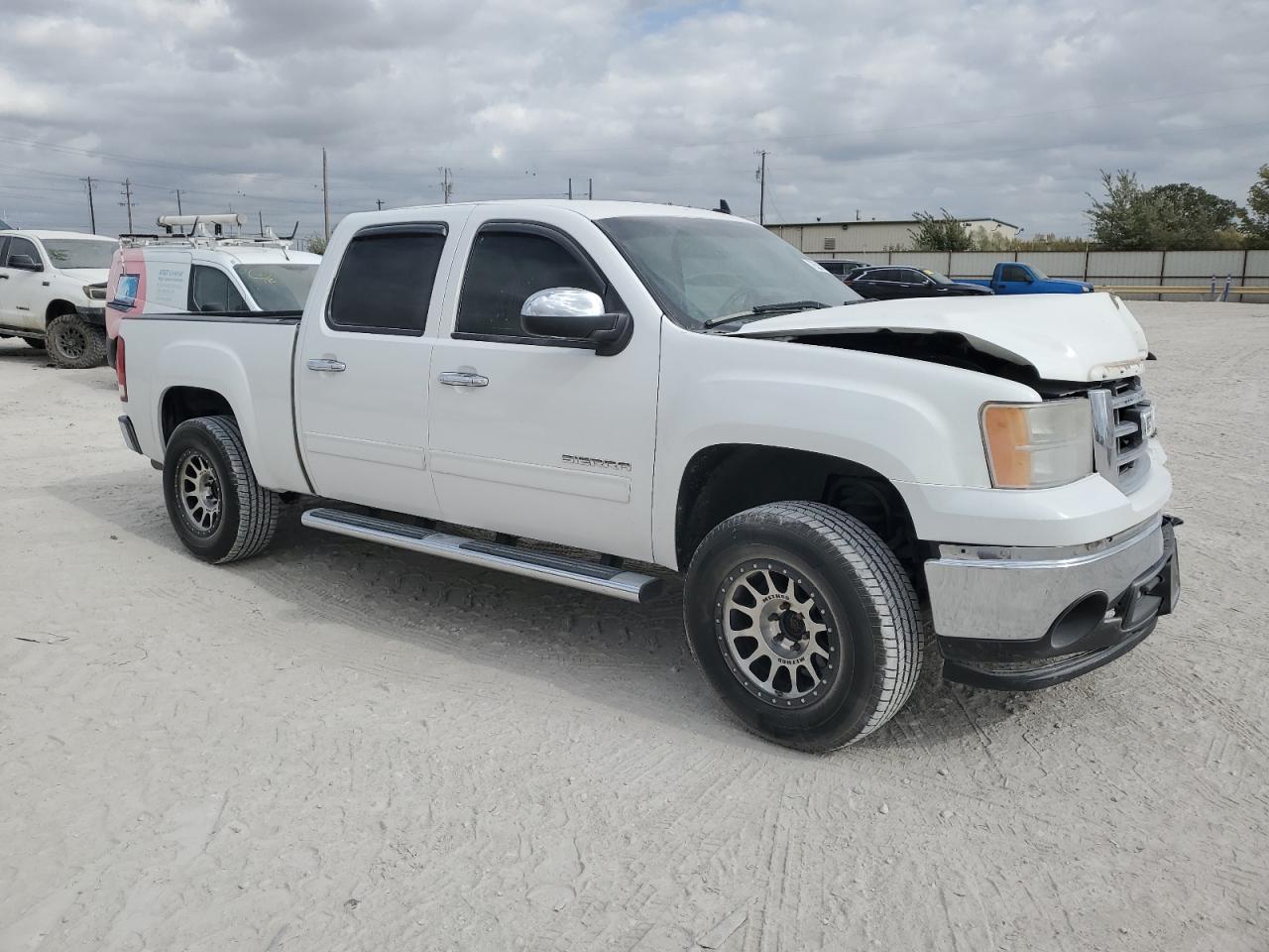 2013 GMC Sierra - Image 4