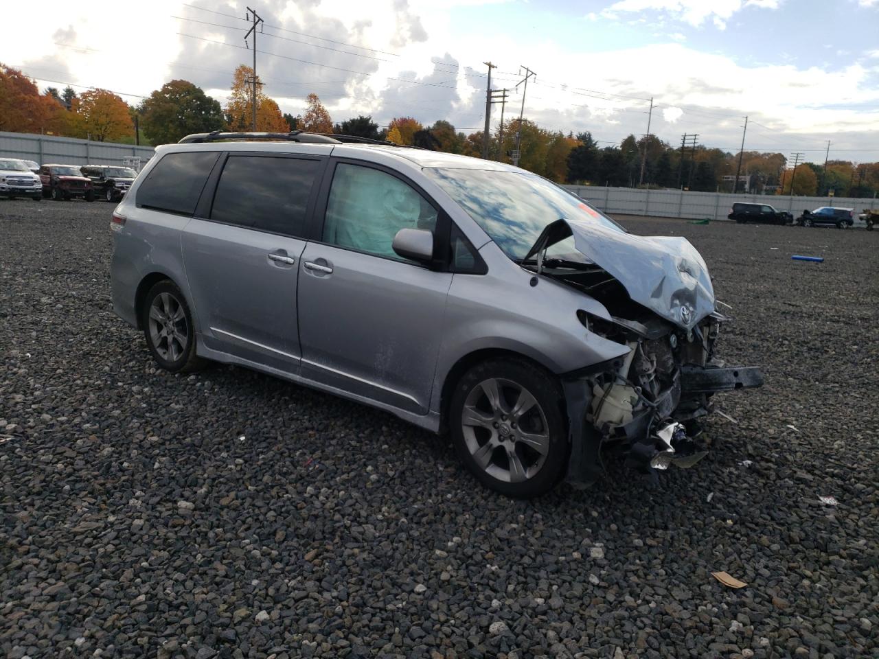 VIN 5TDXK3DC7DS402857 2013 TOYOTA SIENNA no.4