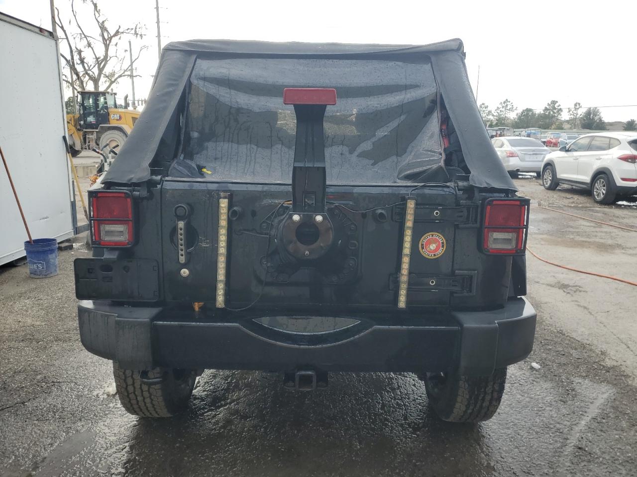 2018 Jeep Wrangler Unlimited Sahara VIN: 1C4BJWEG2JL808039 Lot: 78275434