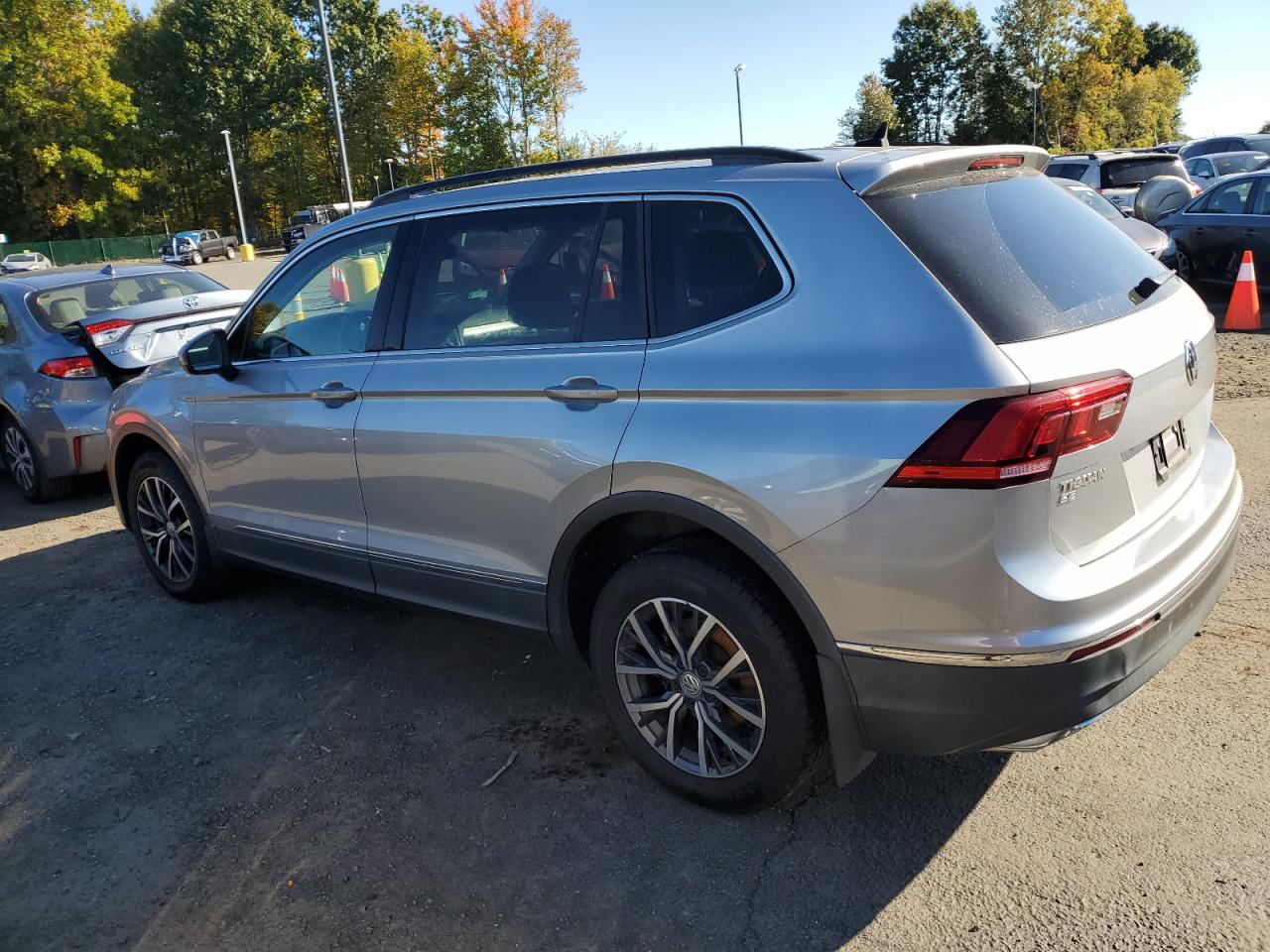 2020 Volkswagen Tiguan - Image 2