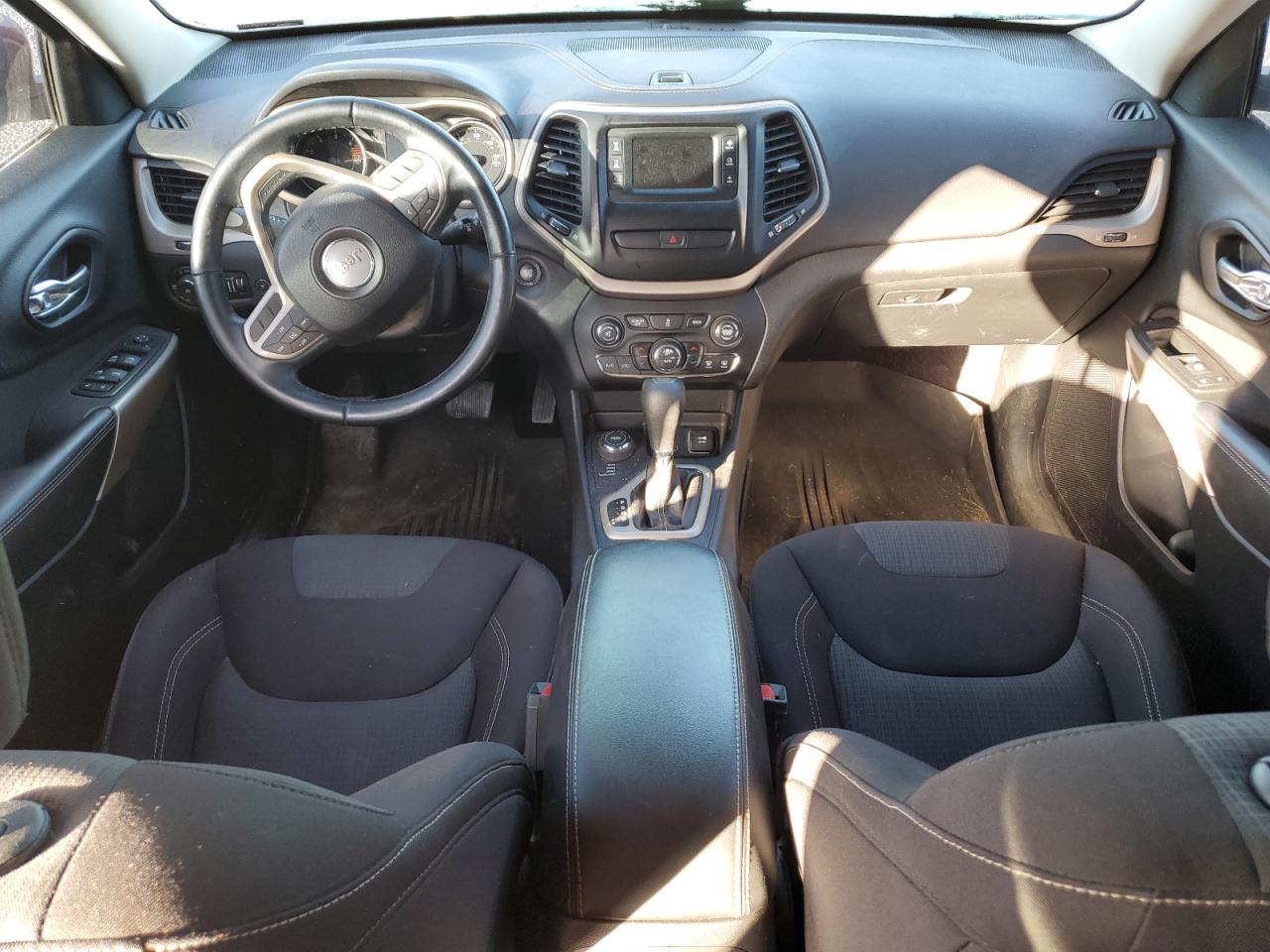 2017 Jeep Cherokee - Image 8