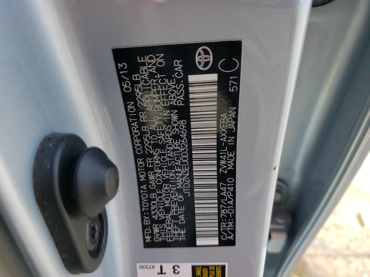 2013 Toyota Prius - Image 14