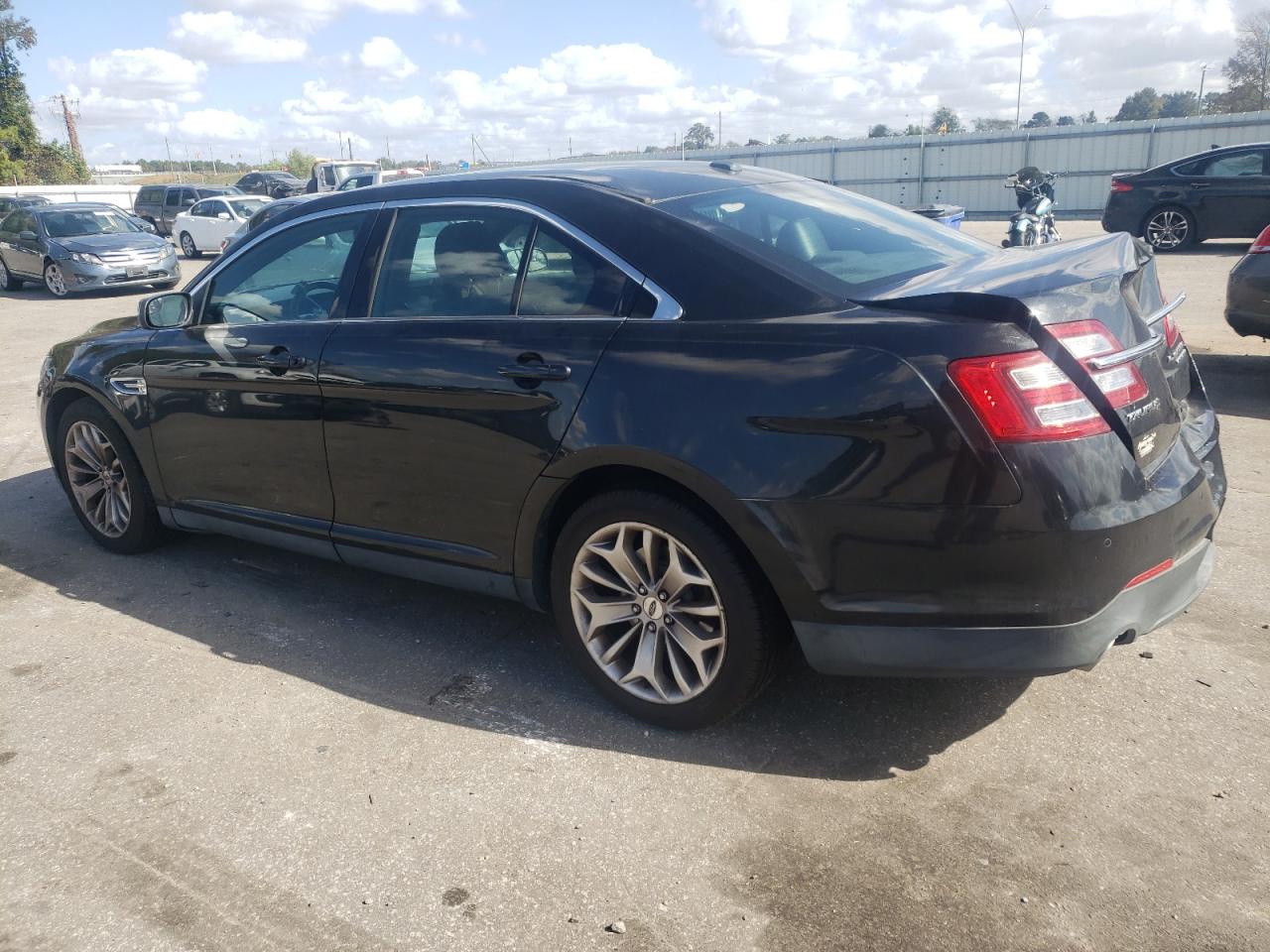 2015 Ford Taurus - Image 2