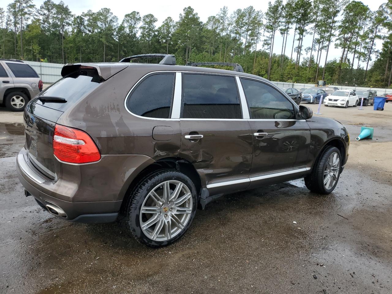 2010 Porsche Cayenne - Image 3