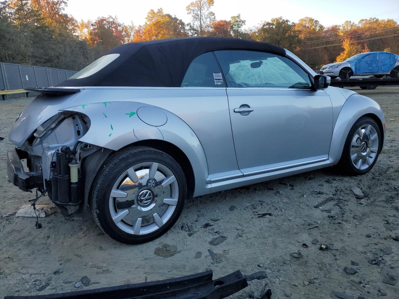 2014 Volkswagen Beetle - Image 3