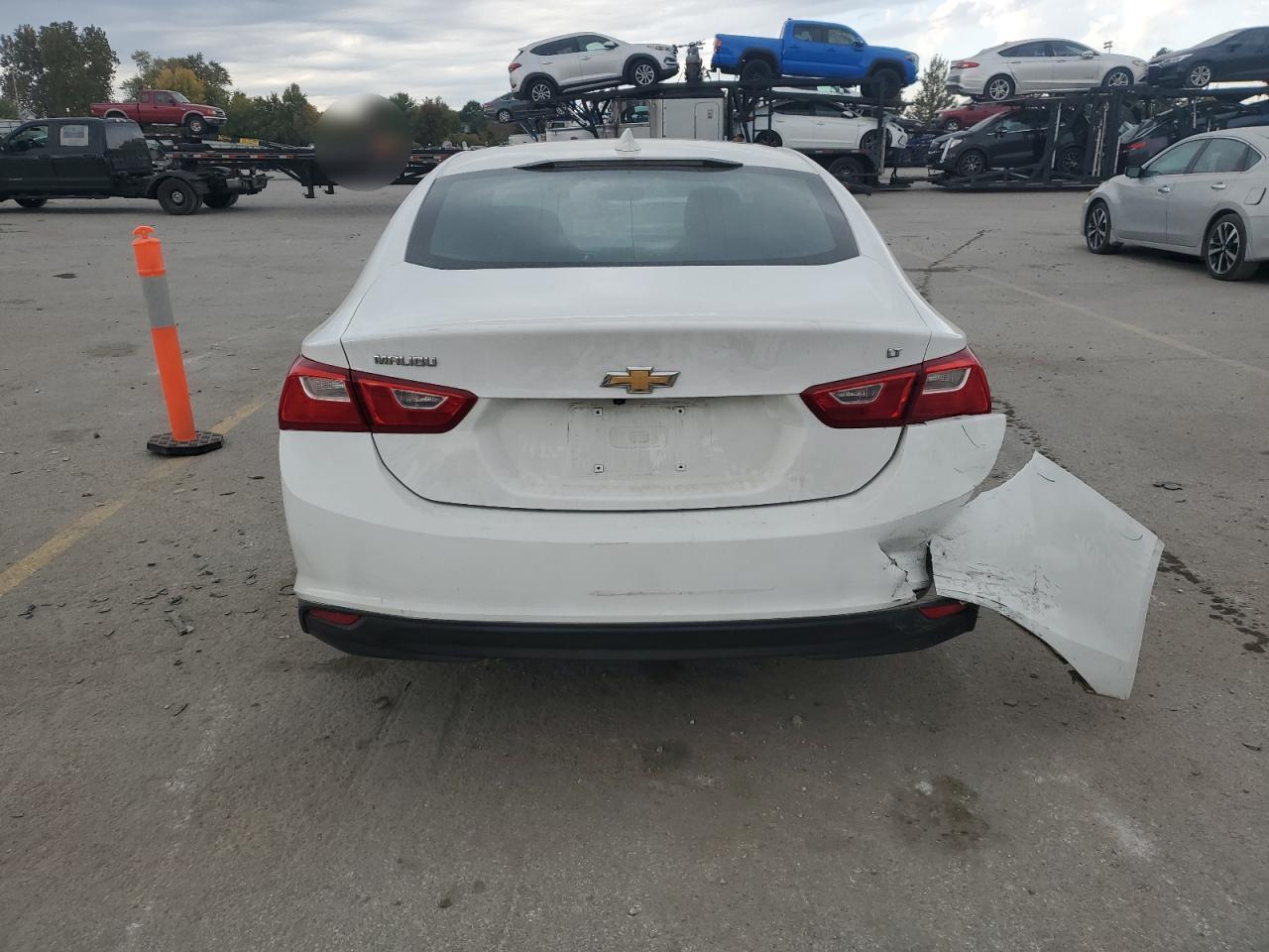 1G1ZD5ST5JF144327 2018 Chevrolet Malibu Lt