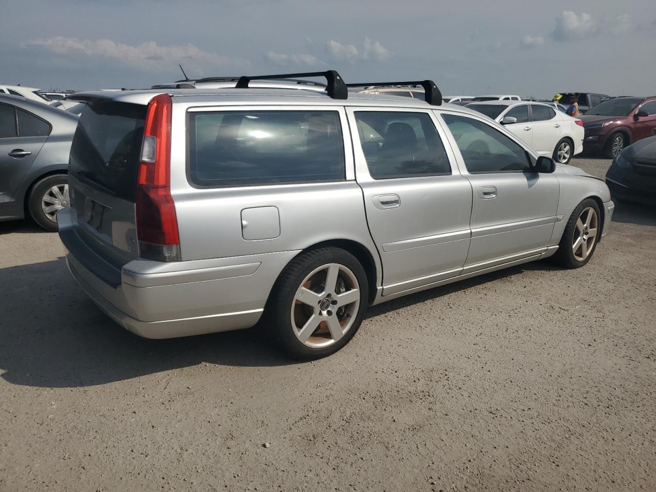 2005 Volvo V70 R VIN: YV1SJ527052505636 Lot: 75105434