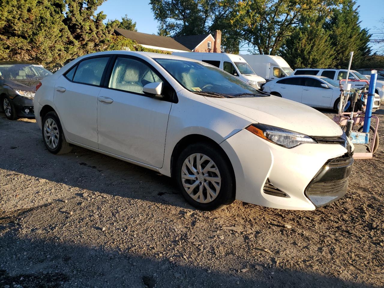 5YFBURHE7JP806202 2018 Toyota Corolla L