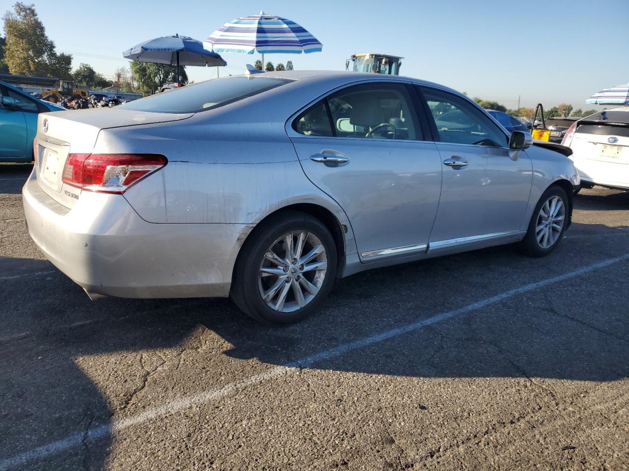 2011 Lexus ES - Image 3