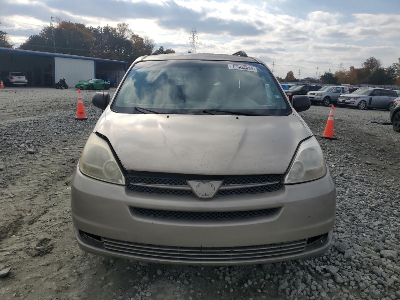 2004 Toyota Sienna - Image 5
