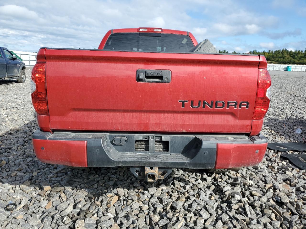 5TFUY5F15JX733242 2018 Toyota Tundra Double Cab Sr