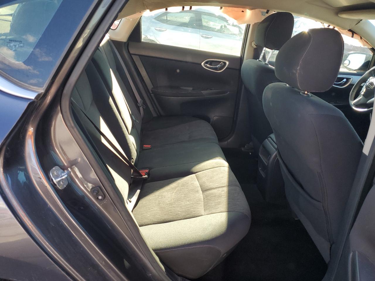 2015 Nissan Sentra - Image 10