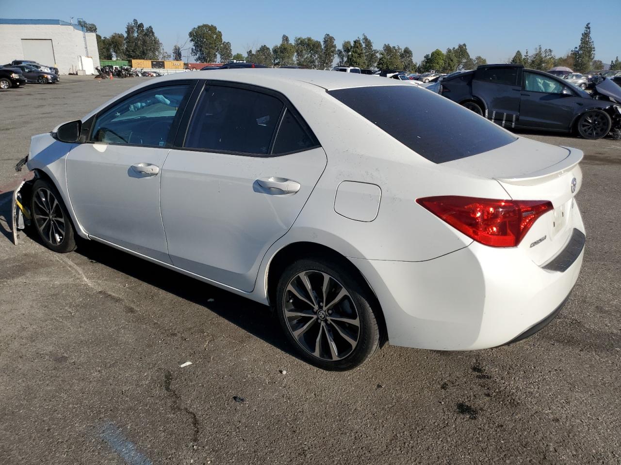 2018 Toyota Corolla L VIN: 5YFBURHE9JP801759 Lot: 77903774