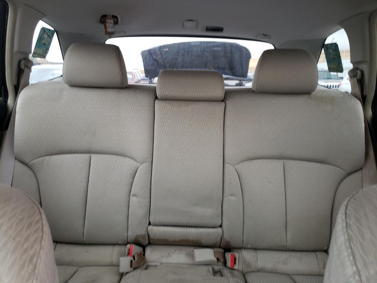 2010 Subaru Outback - Image 10