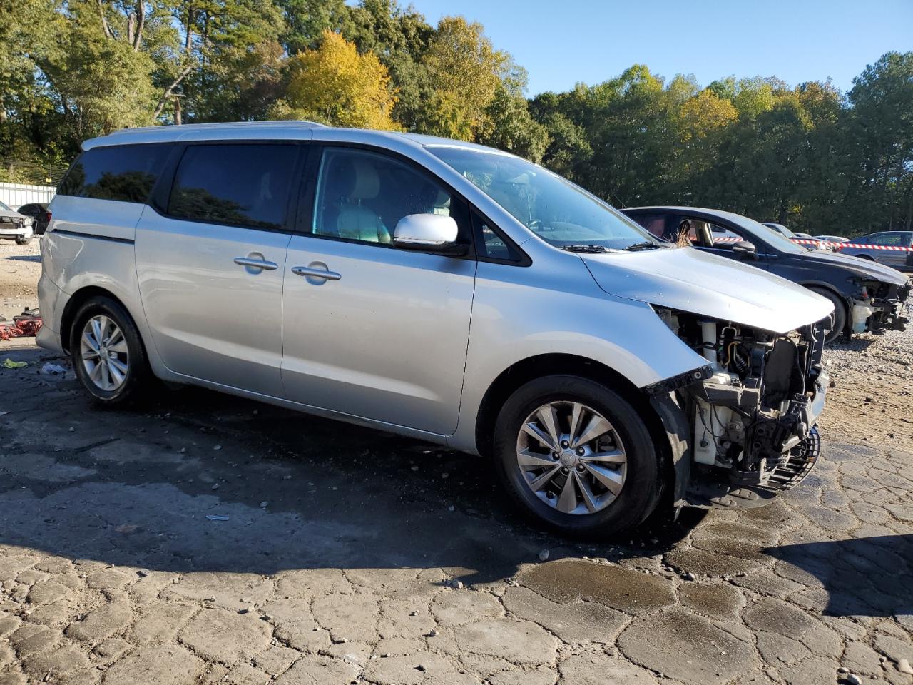 2017 Kia Sedona - Image 4