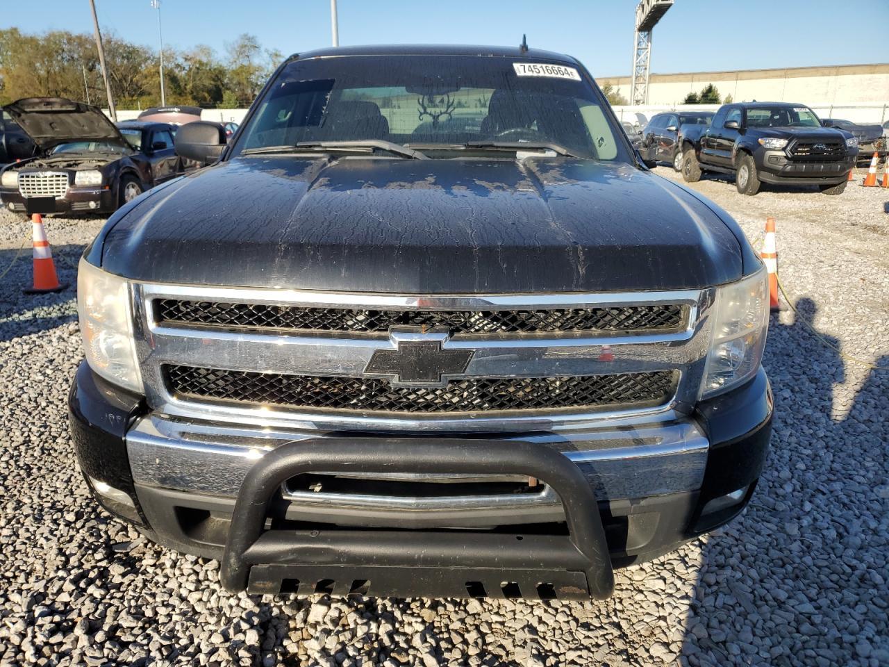 2011 Chevrolet Silverado - Image 5