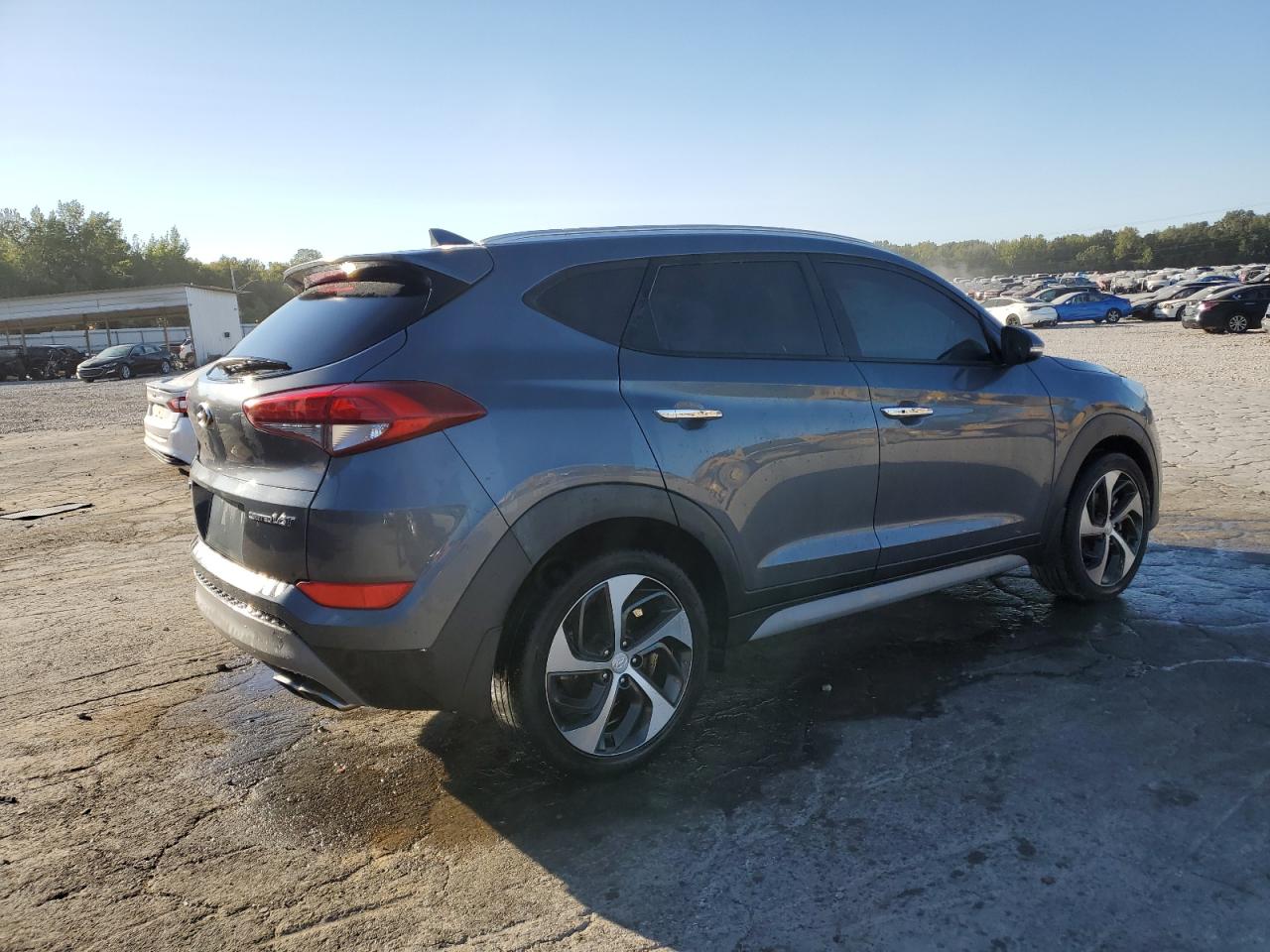 KM8J33A2XJU643300 2018 Hyundai Tucson Value