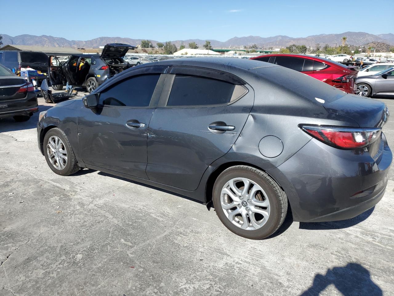 2017 Toyota Yaris Ia VIN: 3MYDLBYV4HY185113 Lot: 76143524