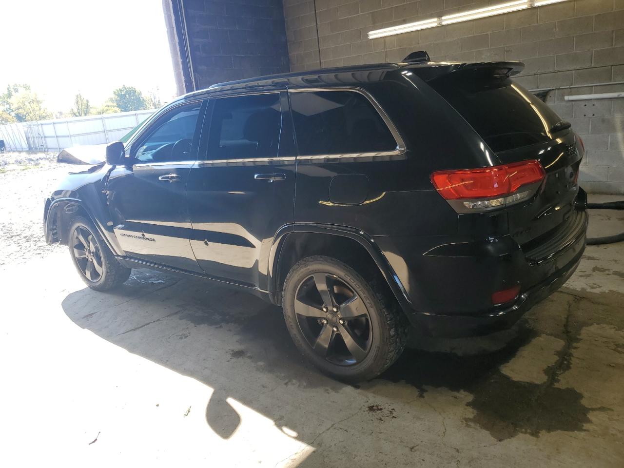 2015 Jeep Grand Cherokee - Image 2