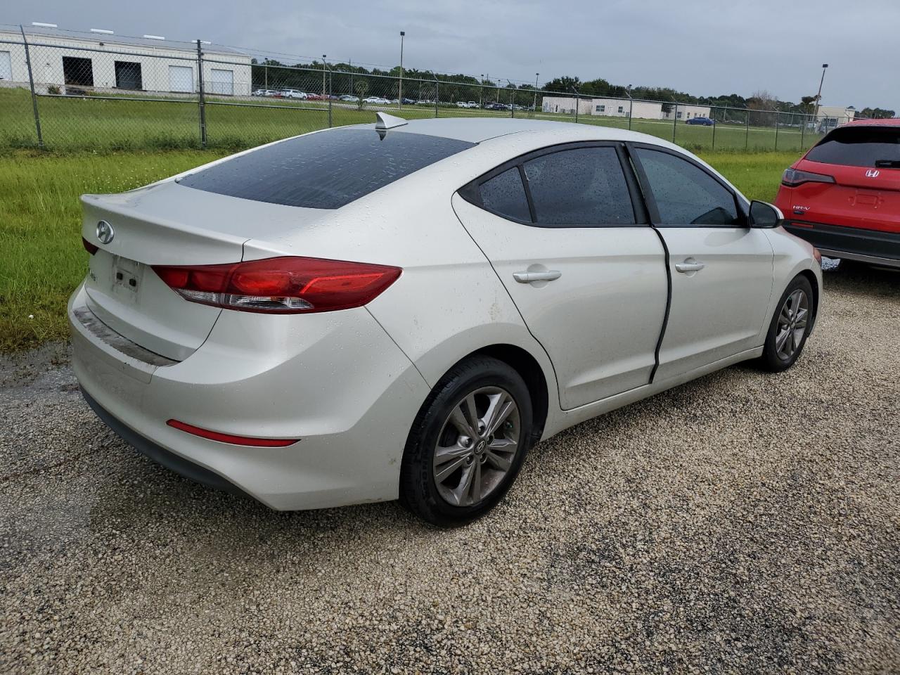 2017 Hyundai Elantra - Image 3