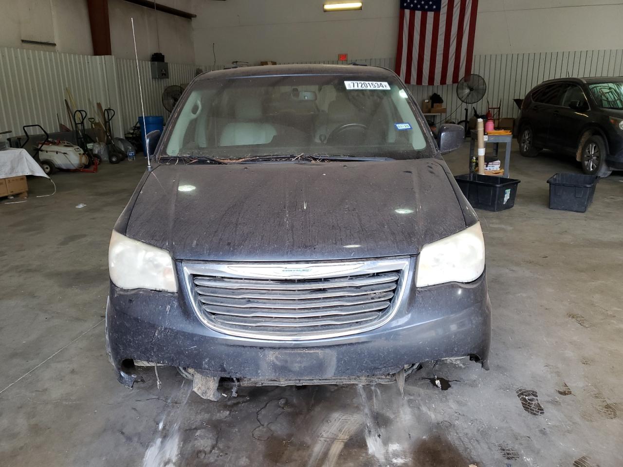 2013 Chrysler Town & Country - Image 5