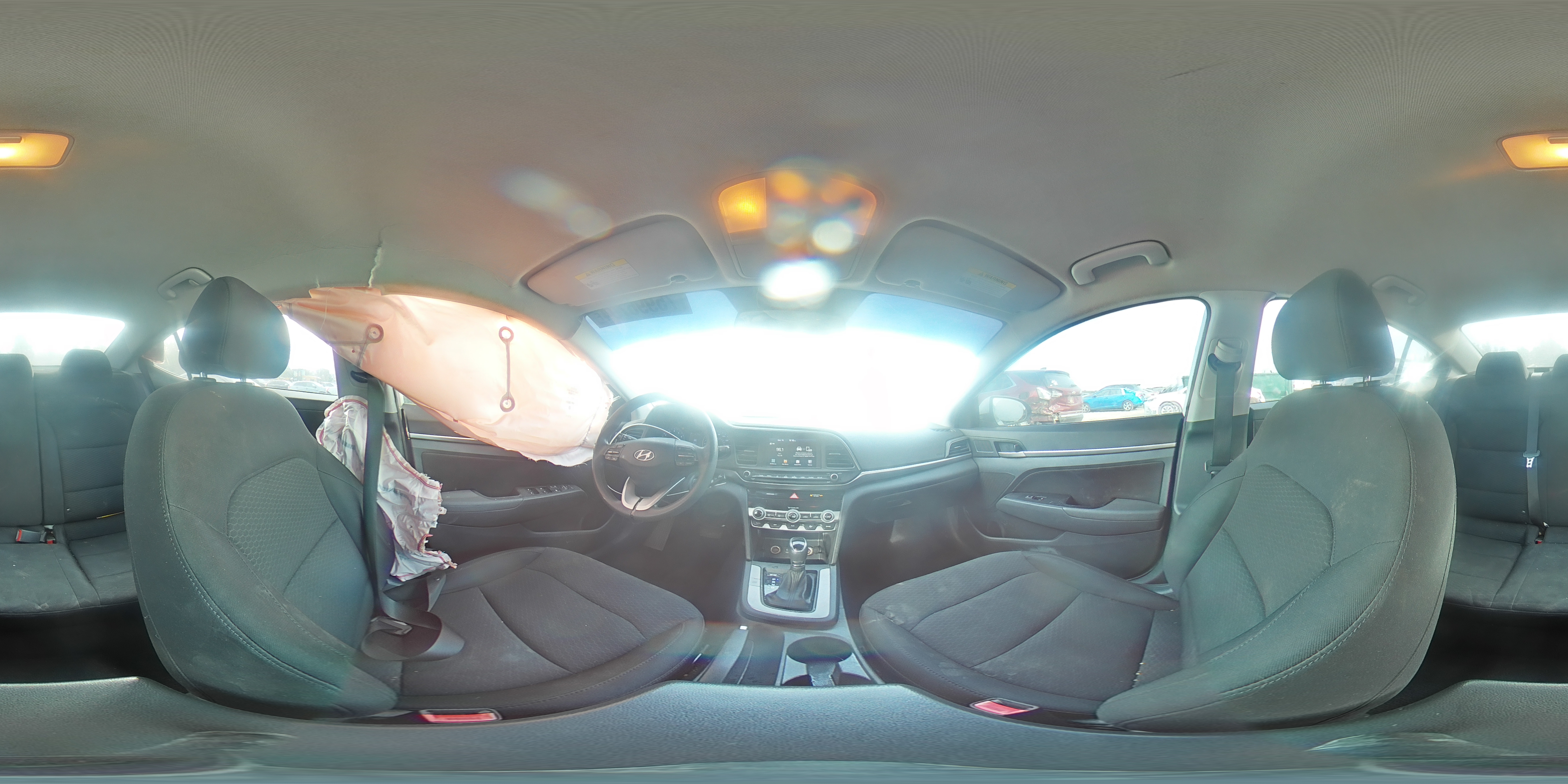 2020 Hyundai Elantra - Image 13