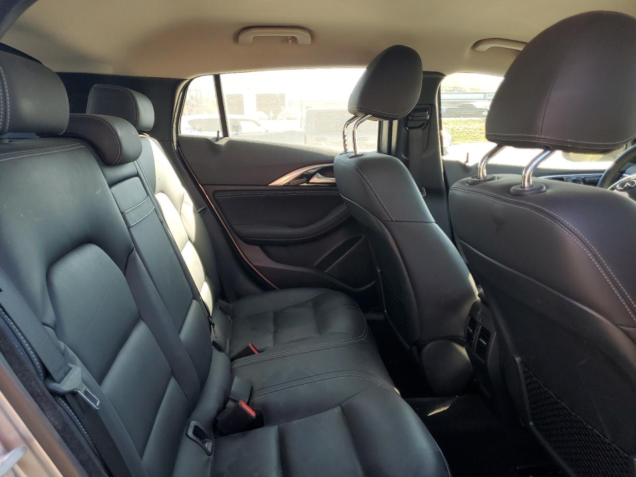 2017 Infiniti QX30 - Image 10