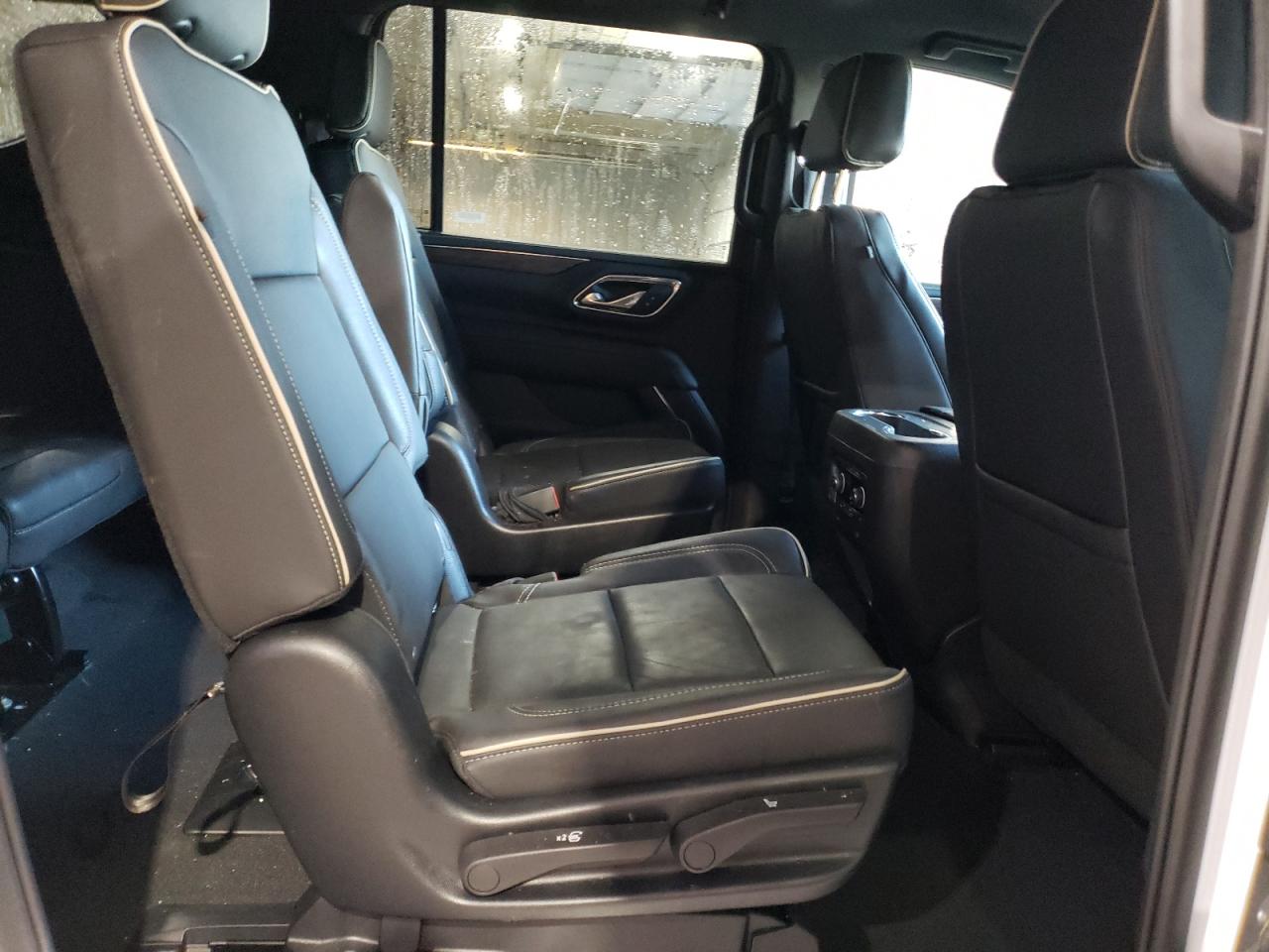 2023 Chevrolet Suburban - Image 11
