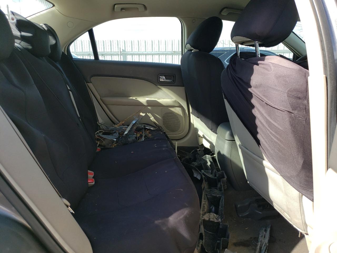 2010 Ford Fusion - Image 10