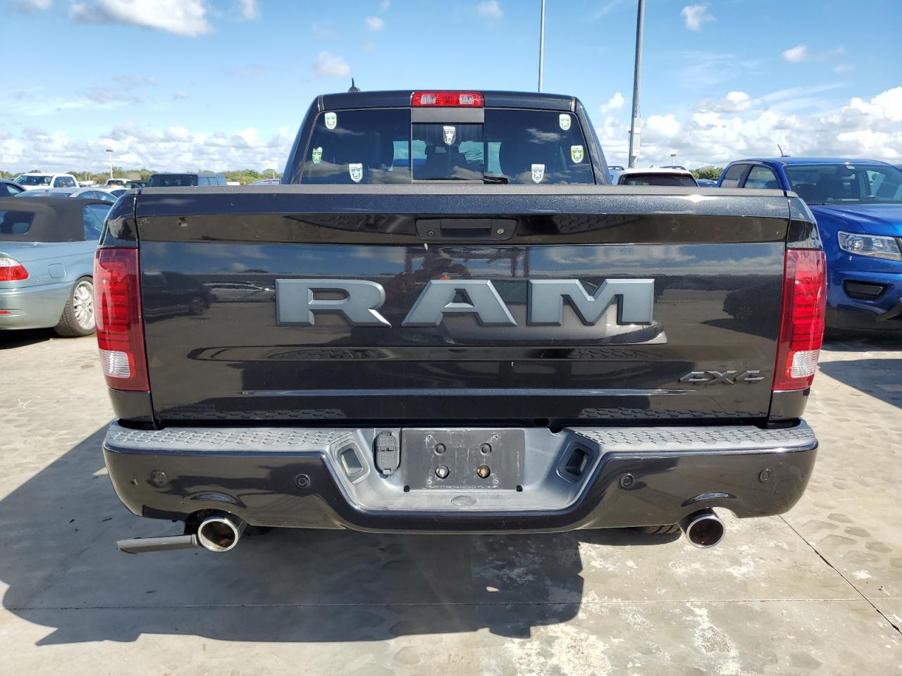 1C6RR7HTXJS178094 2018 Ram 1500 Sport