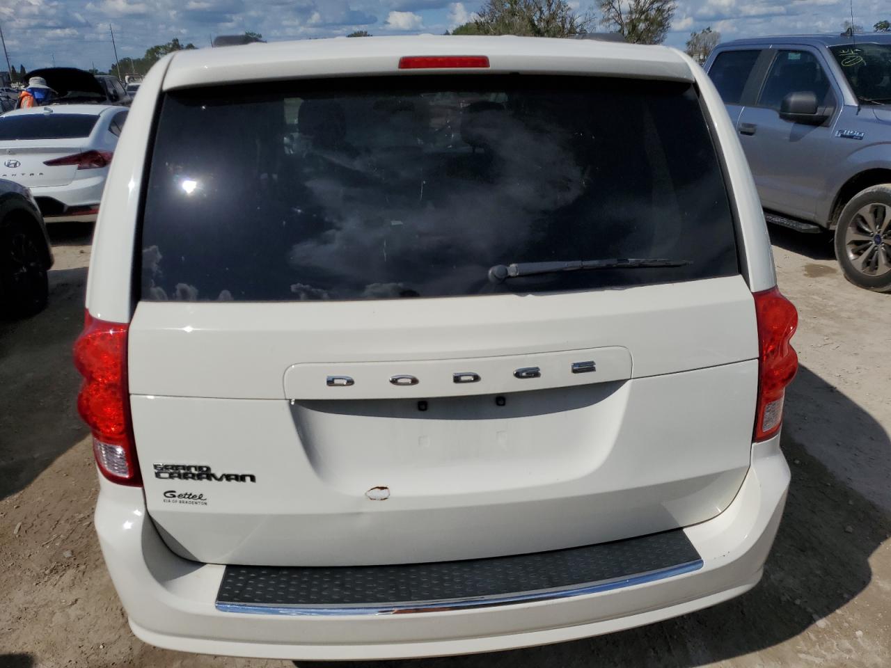 2C4RDGCGXDR568703 2013 Dodge Grand Caravan Sxt