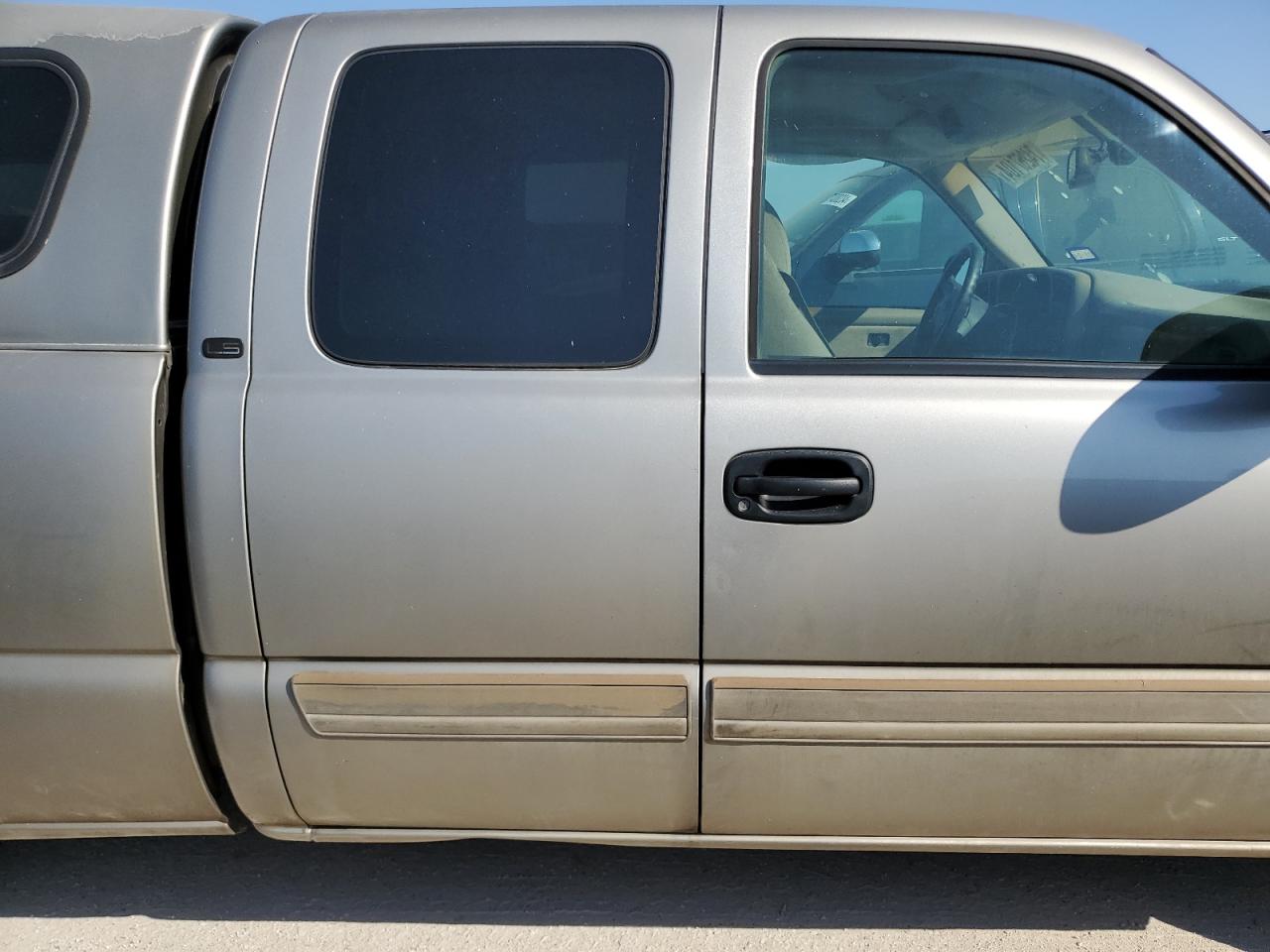 2003 Chevrolet Silverado - Image 10