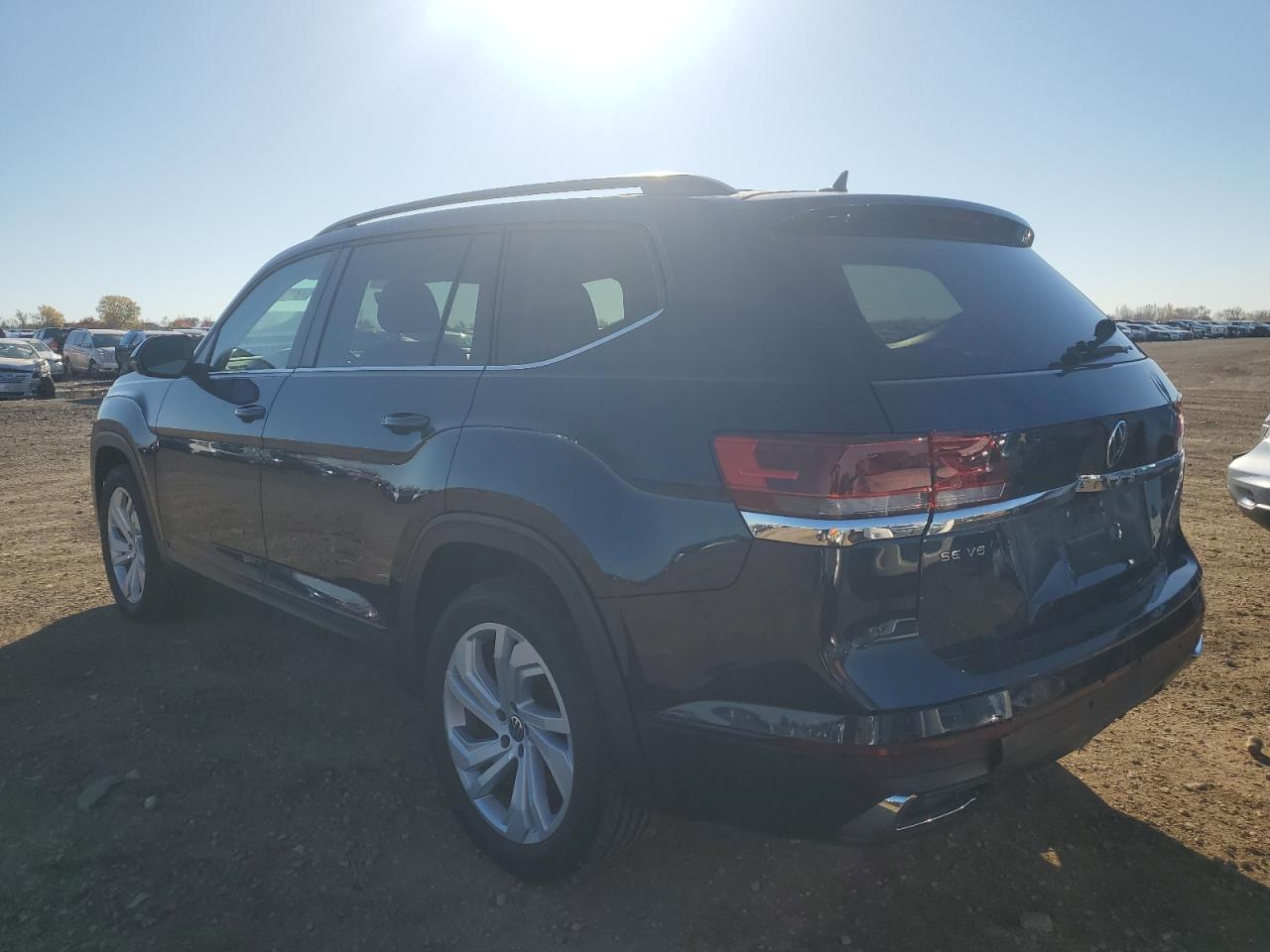 2021 Volkswagen Atlas - Image 2