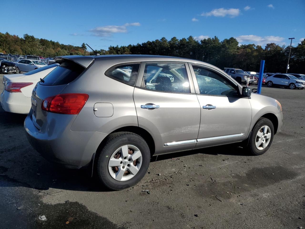 2011 Nissan Rogue - Image 3