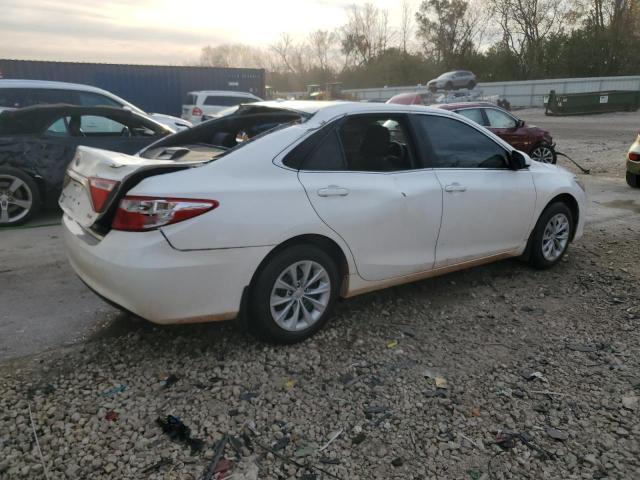  TOYOTA CAMRY 2015 Белый