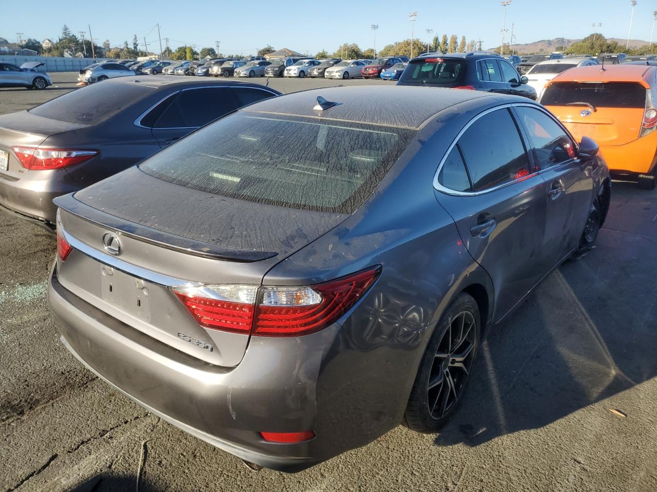 2014 Lexus ES - Image 3