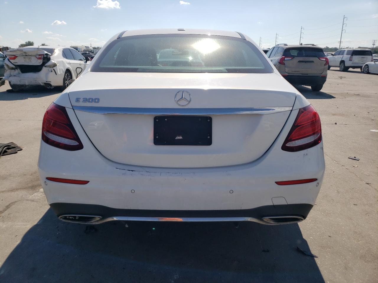 WDDZF4JB2JA305028 2018 Mercedes-Benz E 300