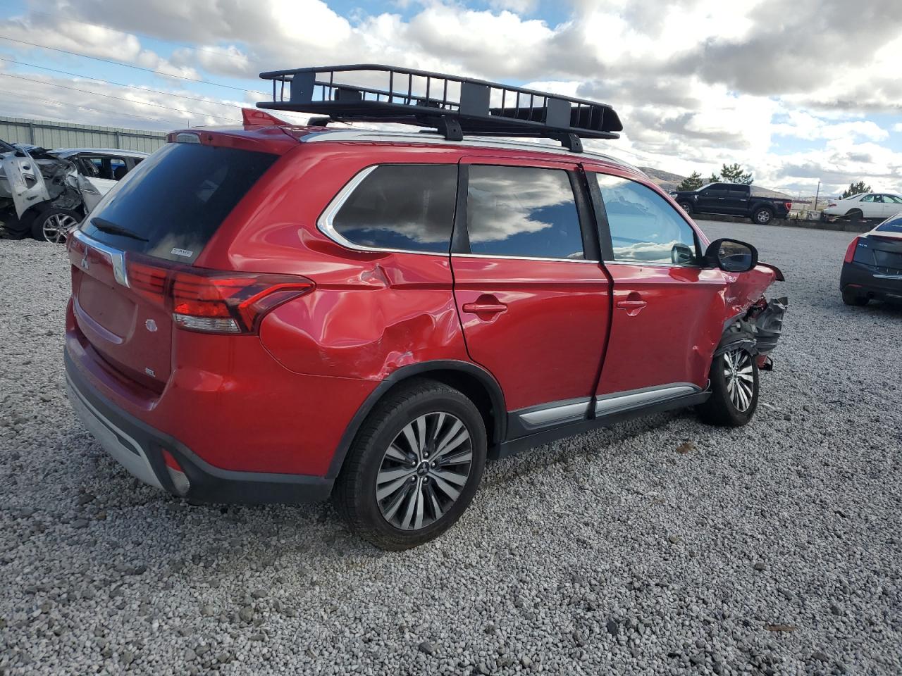 2020 Mitsubishi Outlander - Image 3
