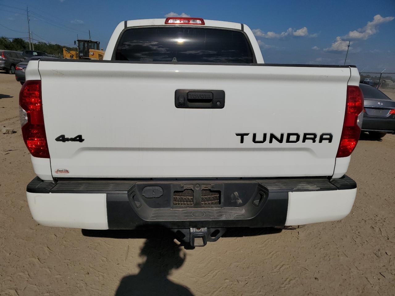 5TFDW5F13GX563882 2016 Toyota Tundra Crewmax Sr5